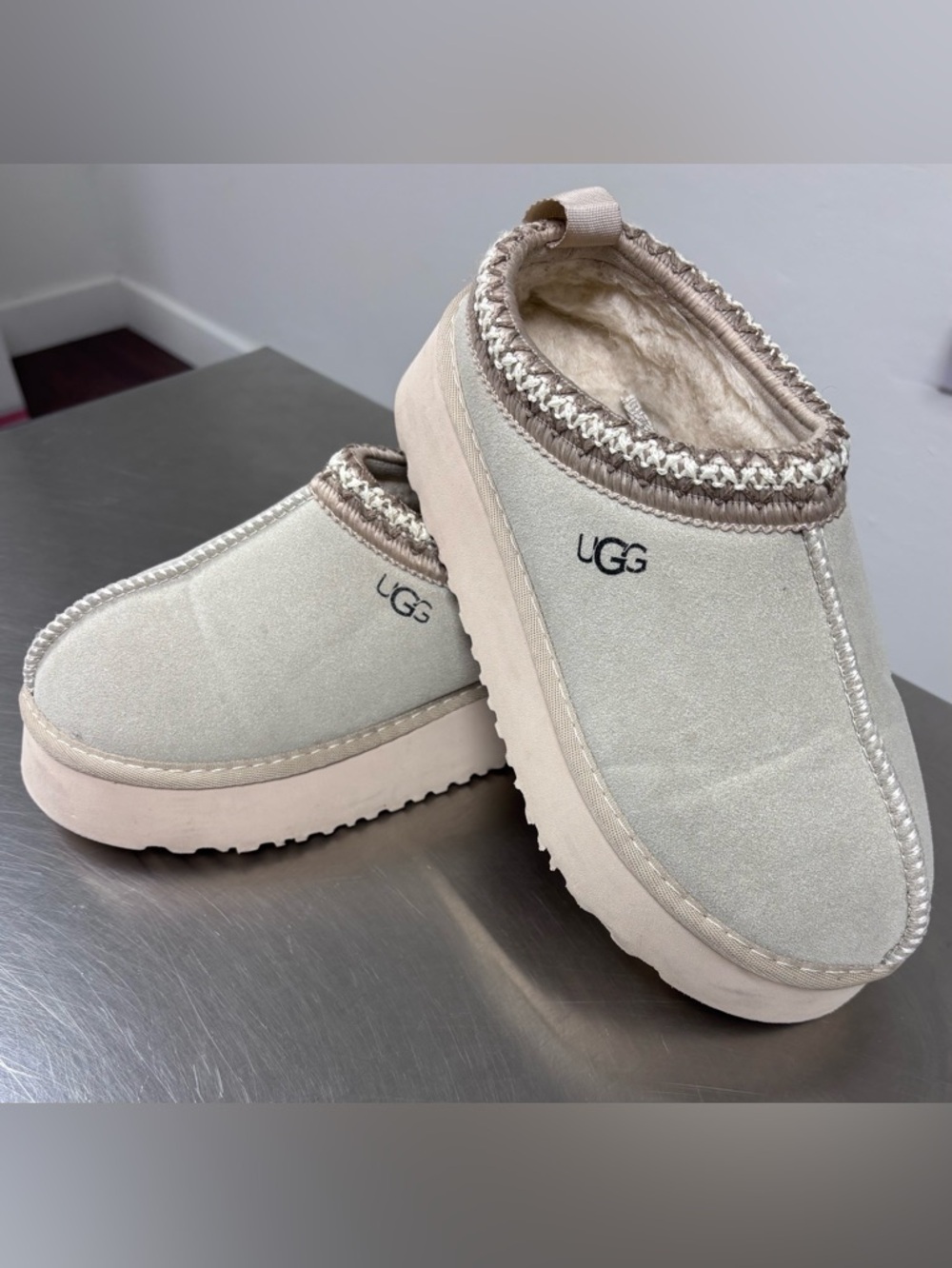 "lookalike Ugg Tasman style
Women's Slip-On Shearling Lined Clogs in Light Beige